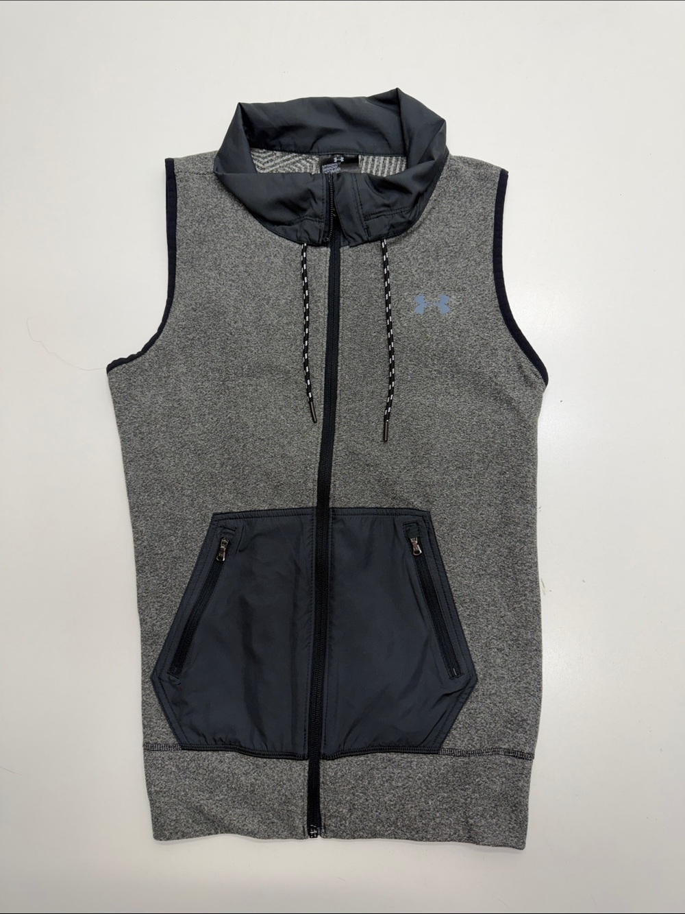 UNDER ARMOUR Women’s Small Gray Black Sweatshirt Vest